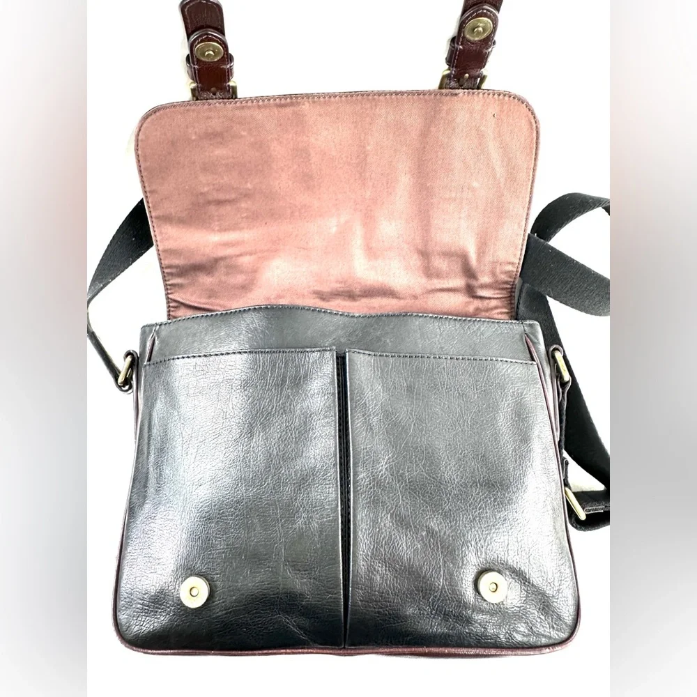 Fossil Black Brown Leather Medium Messenger Bag Brass Buckles Unisex Crossbody